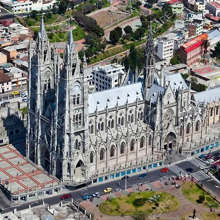 Departamento Junto A La Basilica Voto Nacional - Quito Apartment